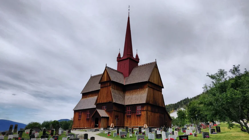 Stabkirche von Ringebu am Olavsweg in Norwegen